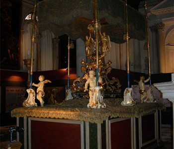 Baldacchino contenente la reliquia del dito di San Rocco